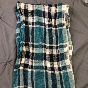 Lightweight spring scarf